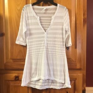 Three qtr sleeve tee, size small